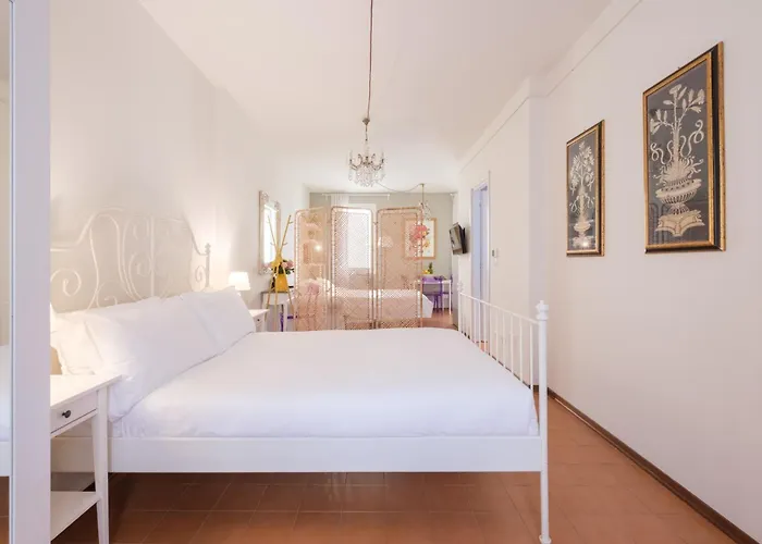 Central Station - Large Studio In The Historic Centre شقة بولونيا